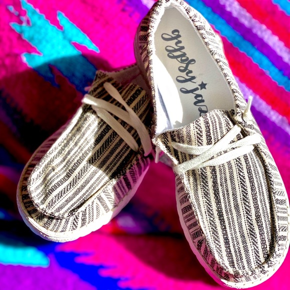 Black White Striped Gypsy Jazz - Picture 6 of 10